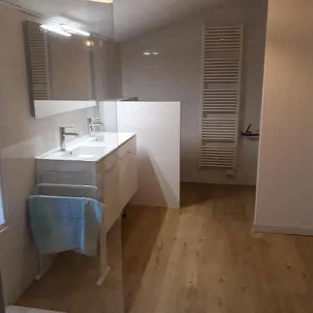 بيت للعطل Corps De Ferme Spacieux Avec Grand Jardin, 10 Personnes *