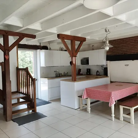 Ferienhaus Maison De Vacances Spacieuse Avec Grand Jardin, 10 Personnes Entre Terre Et Mer *