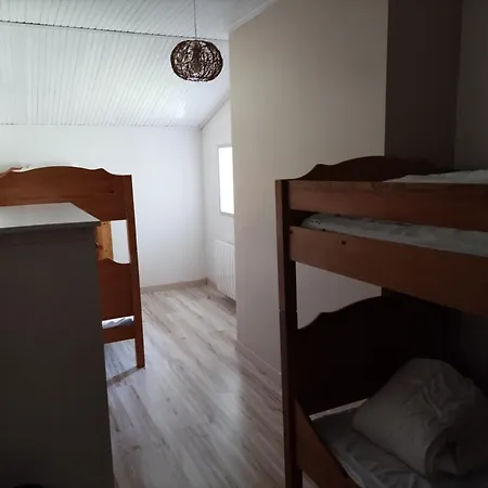 Maison De Vacances Spacieuse Avec Grand Jardin, 10 Personnes Entre Terre Et Mer Ferienhaus *
