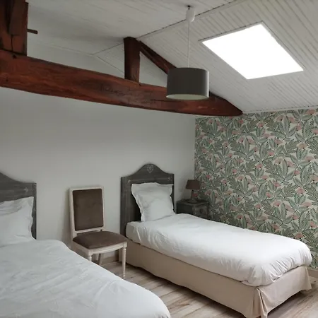 Ferienhaus Maison De Vacances Spacieuse Avec Grand Jardin, 10 Personnes Entre Terre Et Mer