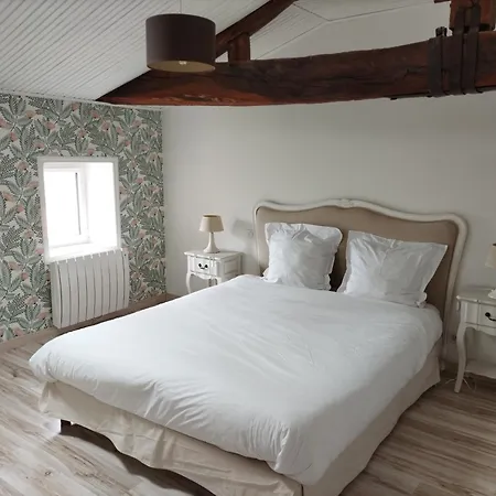 Maison De Vacances Spacieuse Avec Grand Jardin, 10 Personnes Entre Terre Et Mer Ferienhaus *